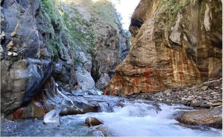 屏東霧台〜哈尤溪〜彩虹石壁秘境 枯水期限定版  三日遊 (台北出發 六人成行)